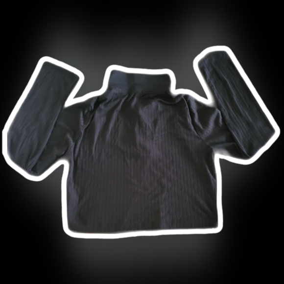 ardene collard black cropped top - Picture 3 of 3